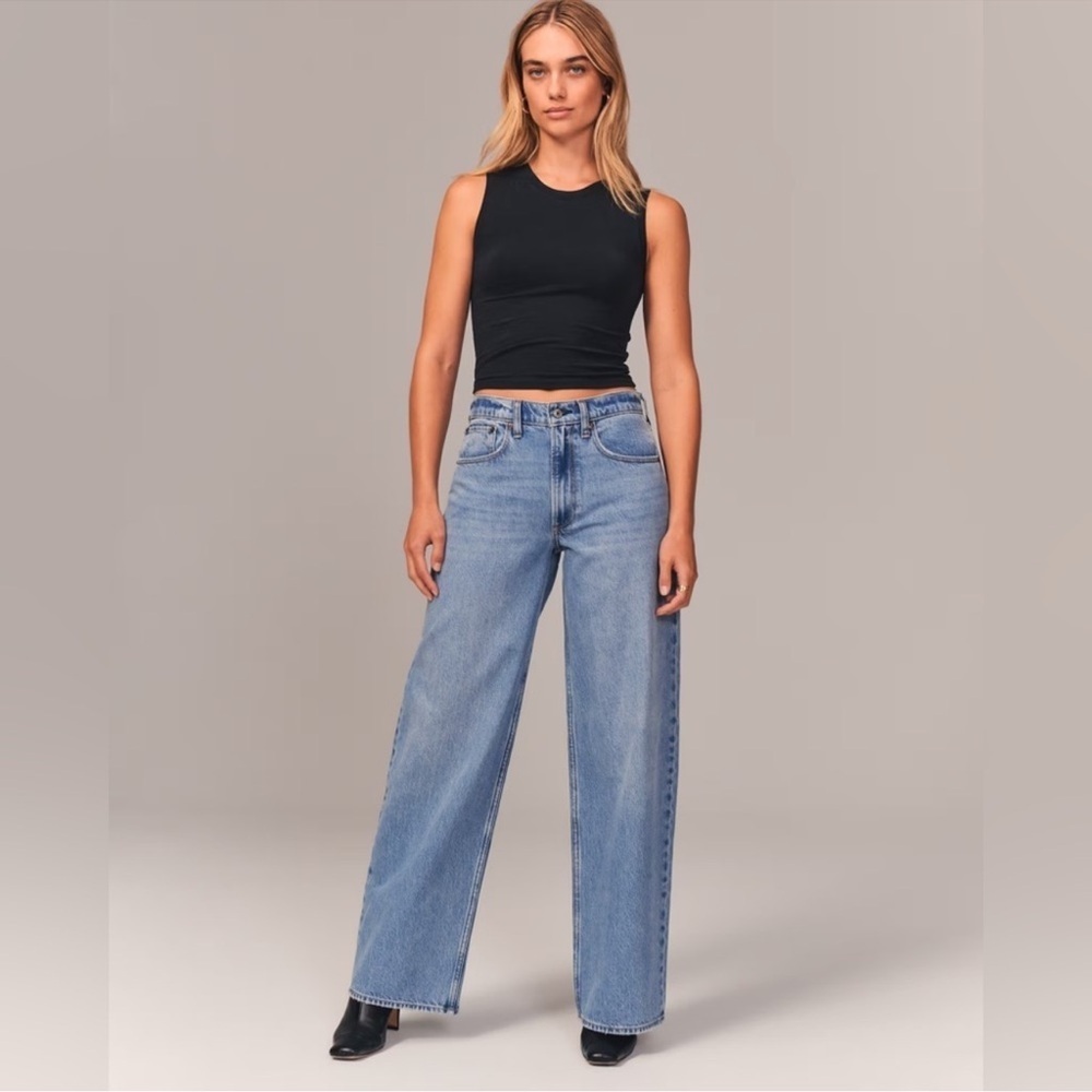Abercrombie & Fitch The Wide Leg Mid Rise Jeans Blue Size 25